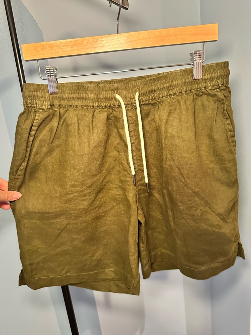 Quince Men’s 100% Linen Olive Green Shorts